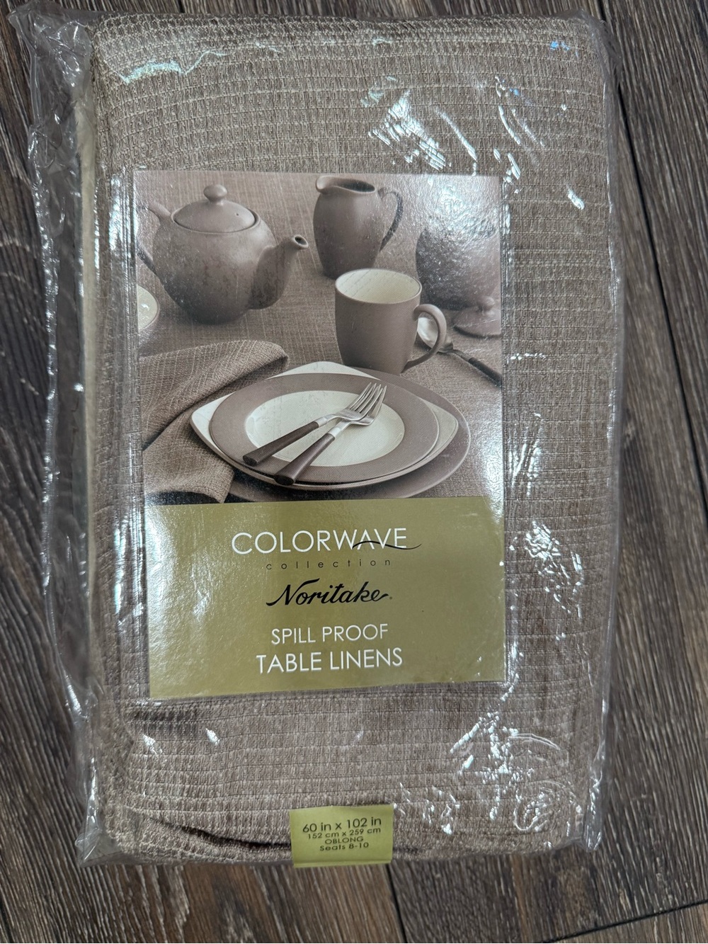 Noritake Colorwave spill-proof tablecloth